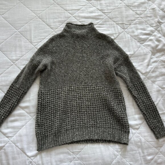 Dark Green American Eagle Turtleneck Sweater in Women's XS - Picture 2 of 3